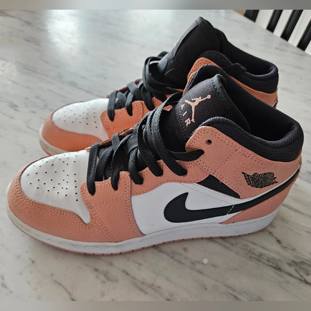 Nike Air Jordan 1 Mid‎ 